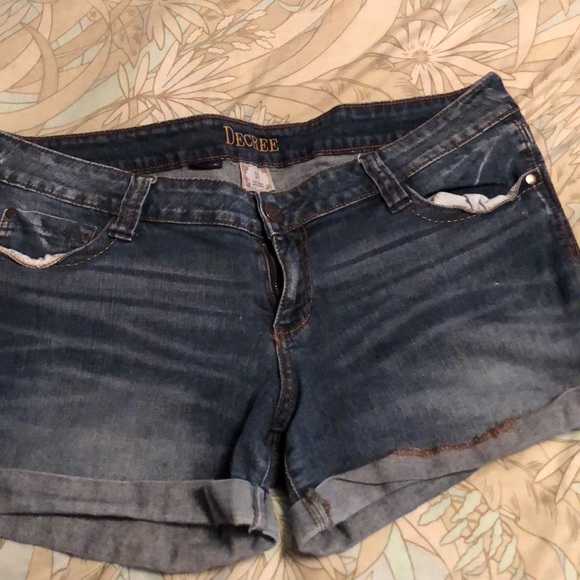 Decree light wash jean shorts - Picture 1 of 3